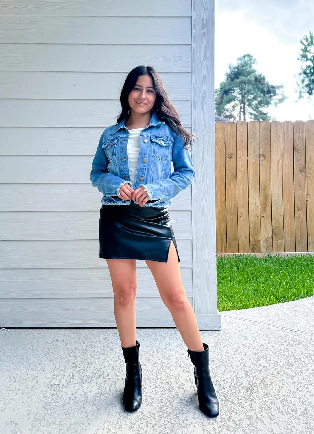 MISS MOLY Jean Jacket Women’s Frayed Washed Button Up Cropped Denim Jacket w 2 Side Pockets