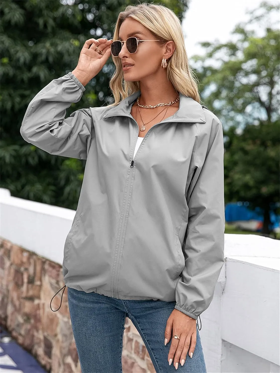 Women's Lightweight Waterproof Raincoat Mountaineering Packable Rain Jacket Hooded Outdoor Cycling Sports Windbreaker