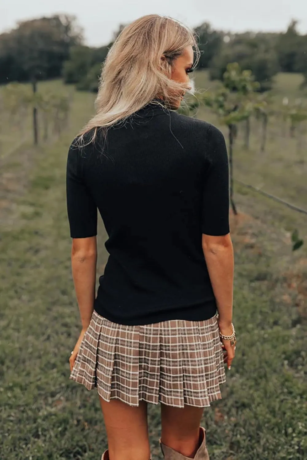 Women's Short Sleeve Mock Turtleneck Sweaters Business Casual Trendy Tops 2024 Fall Outfits